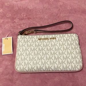 Michael Kors wrislet